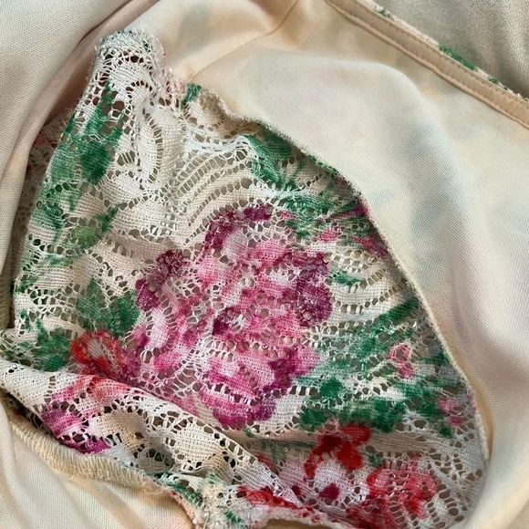 Guess SZ 14 Printed lace Sheath silhouette 
V-neckline, long sheer lace sleeves - Picture 12 of 15